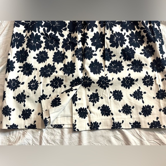 Ann Taylor Dark Blue and White Floral Sleeveless Dress Summer Women’s Size 12 - Picture 15 of 15